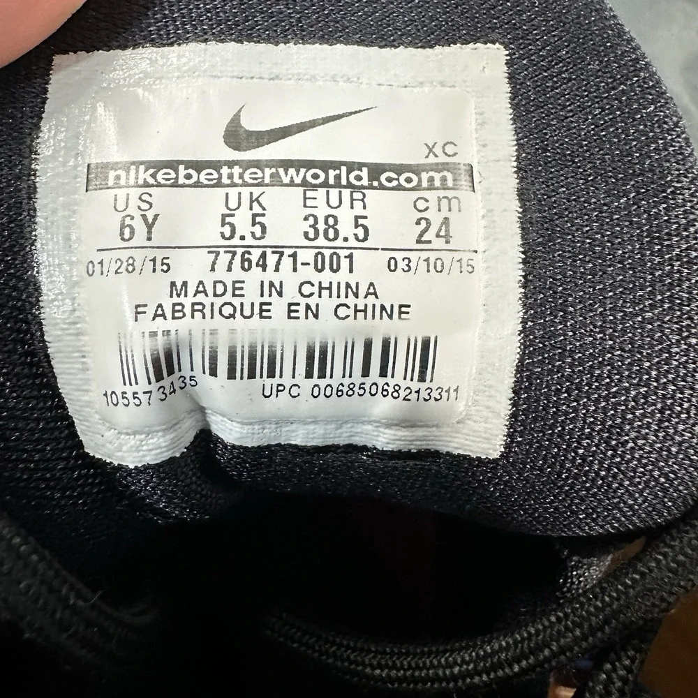 Nike LeBron Soldier Kids 6Y Basketball Shoe Black Adjustable High Top 776471-001